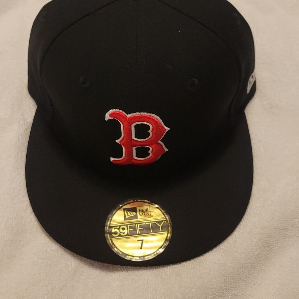 Black and Red Baseball Cap - Picture 2 of 3